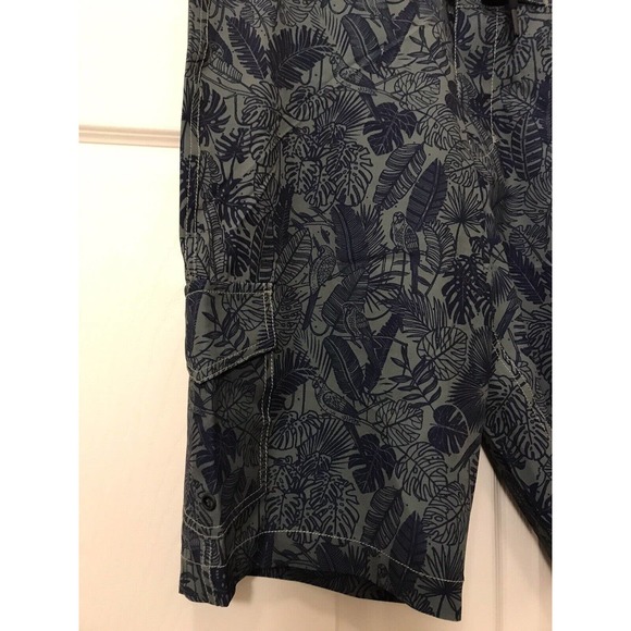 Men’s GOODTHREADS Board Shorts 32 Waist, Swim Trunks, Tropical Leaf Print - Picture 3 of 14